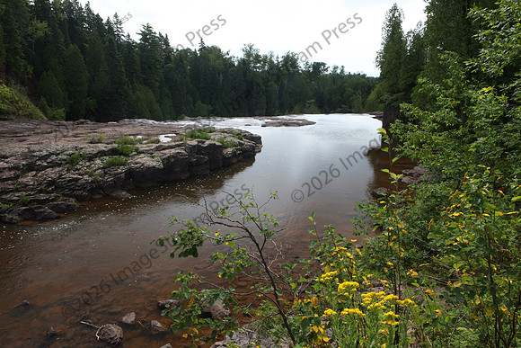 6S7J9898